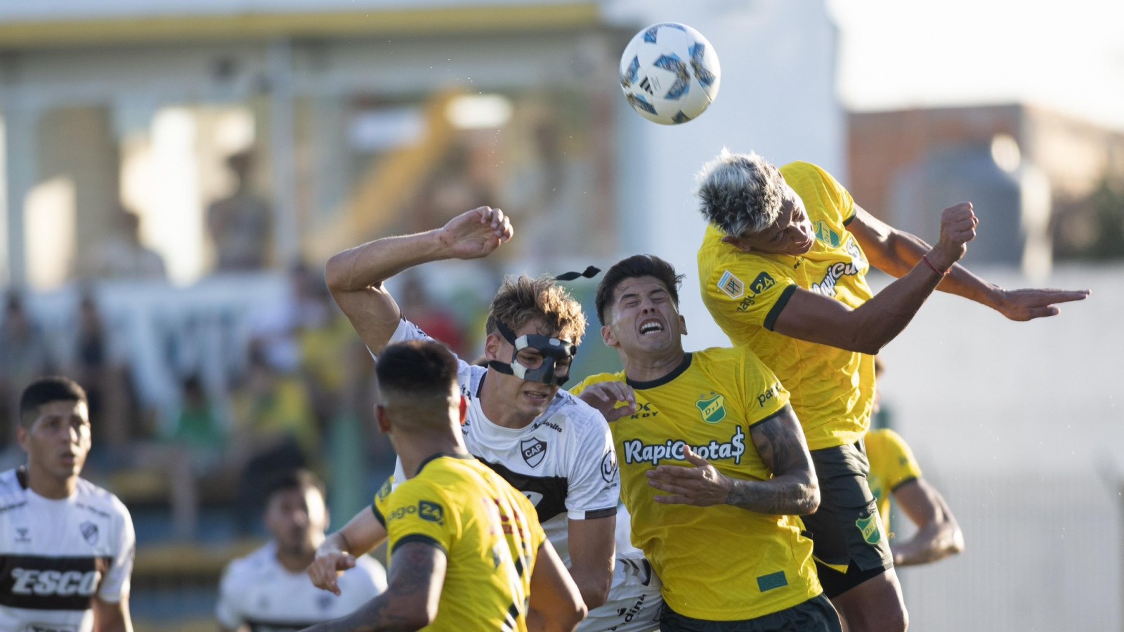 Liga Profesional de Fútbol: Platense perdió por goleada con Defensa y Justicia