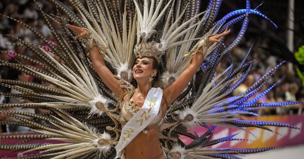 Carnaval de Gualeguaychú, viaje al interior de la "fábrica" que propone alegría, brillo y reflexión - Zona Norte Hoy