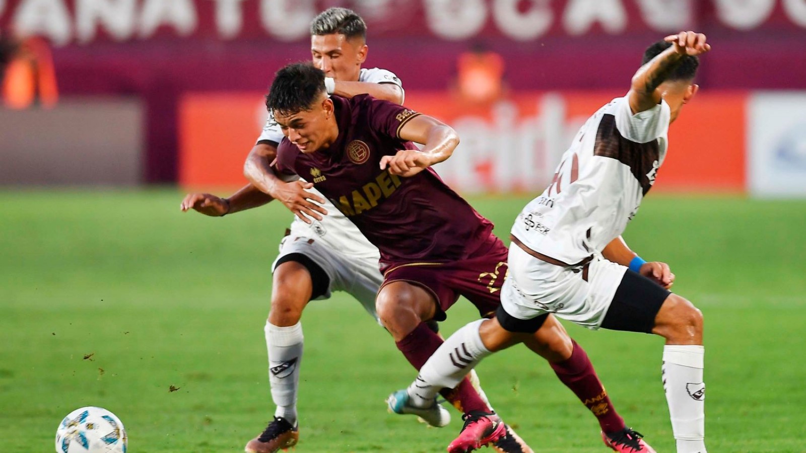 Copa de la Liga de Fútbol: Platense perdió con Lanús por goleada como visitante