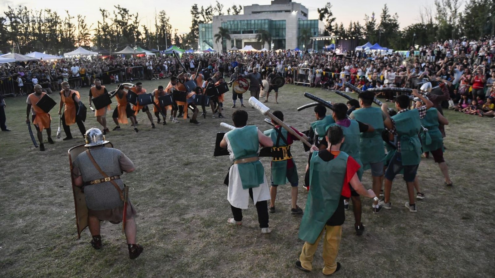 Pasó el 1er día del "Festival Medieval 2024" en Malvinas Argentinas