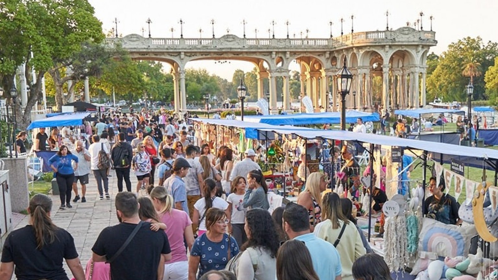Se viene una nueva edición del Mercadito al Río de Tigre: Un Espacio de Encuentro y Emprendimiento