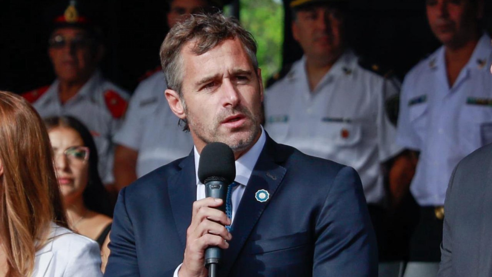 Achával encabezó el desfile tradicional por el Tratado del Pilar