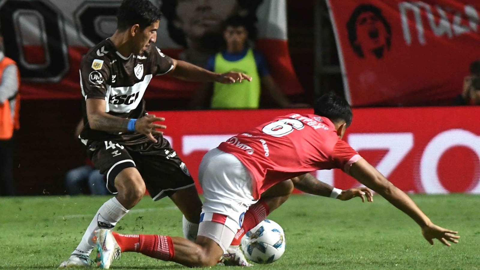 Platense perdió con Argentinos Junions en el Estadio Diego Armando Maradona