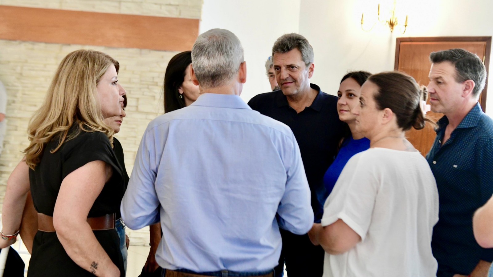 Massa encabezó un encuentro con intendentes y legisladores con especial eje en la clase media