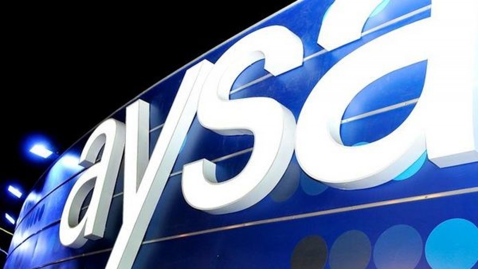 El Gobierno avanza con la privatización total de AySA: venta de acciones, tarifas trimestrales y cortes a morosos