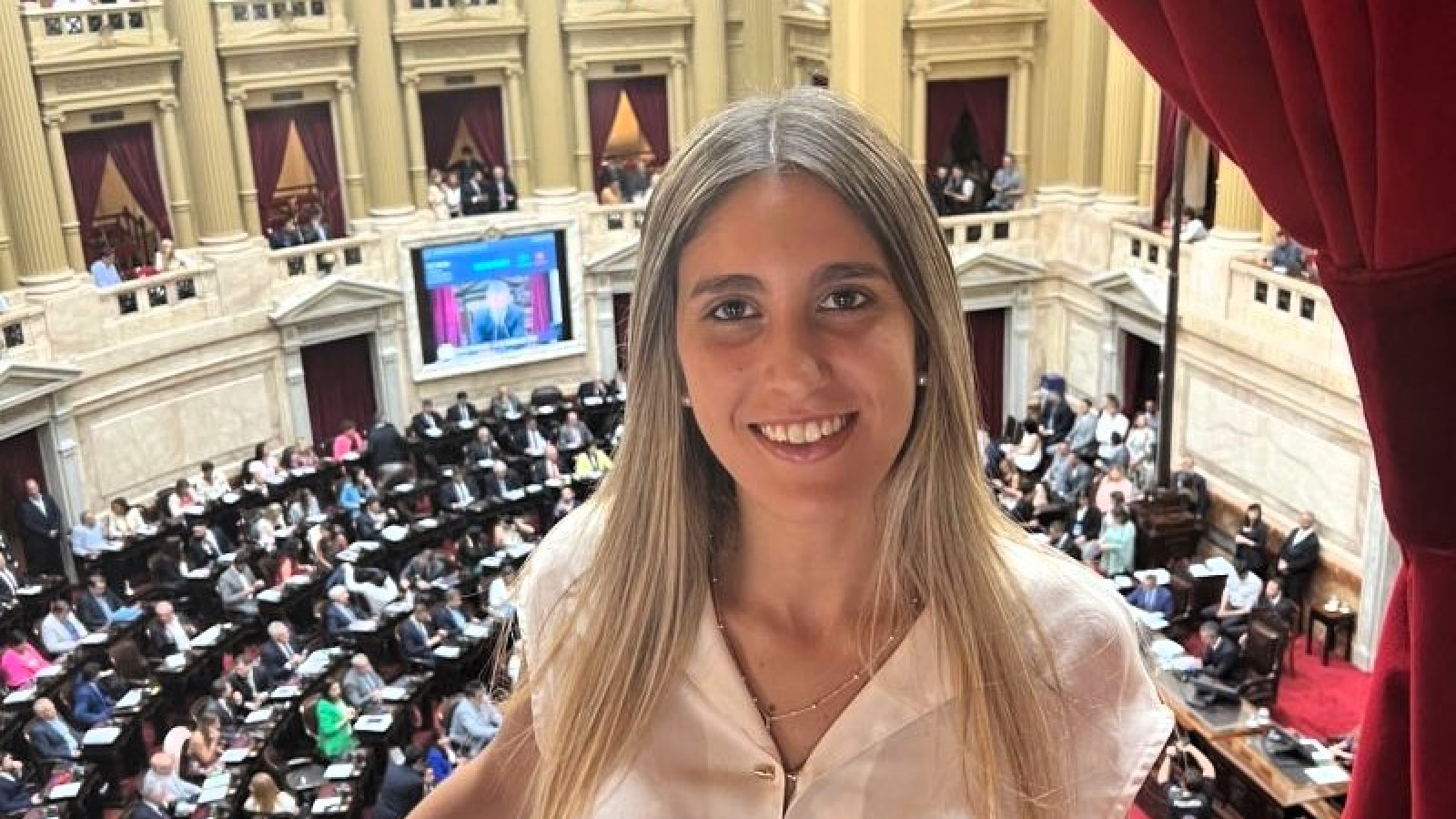 Polémica por la designación de una militante libertaria de 23 años en un alto cargo del RENAPER