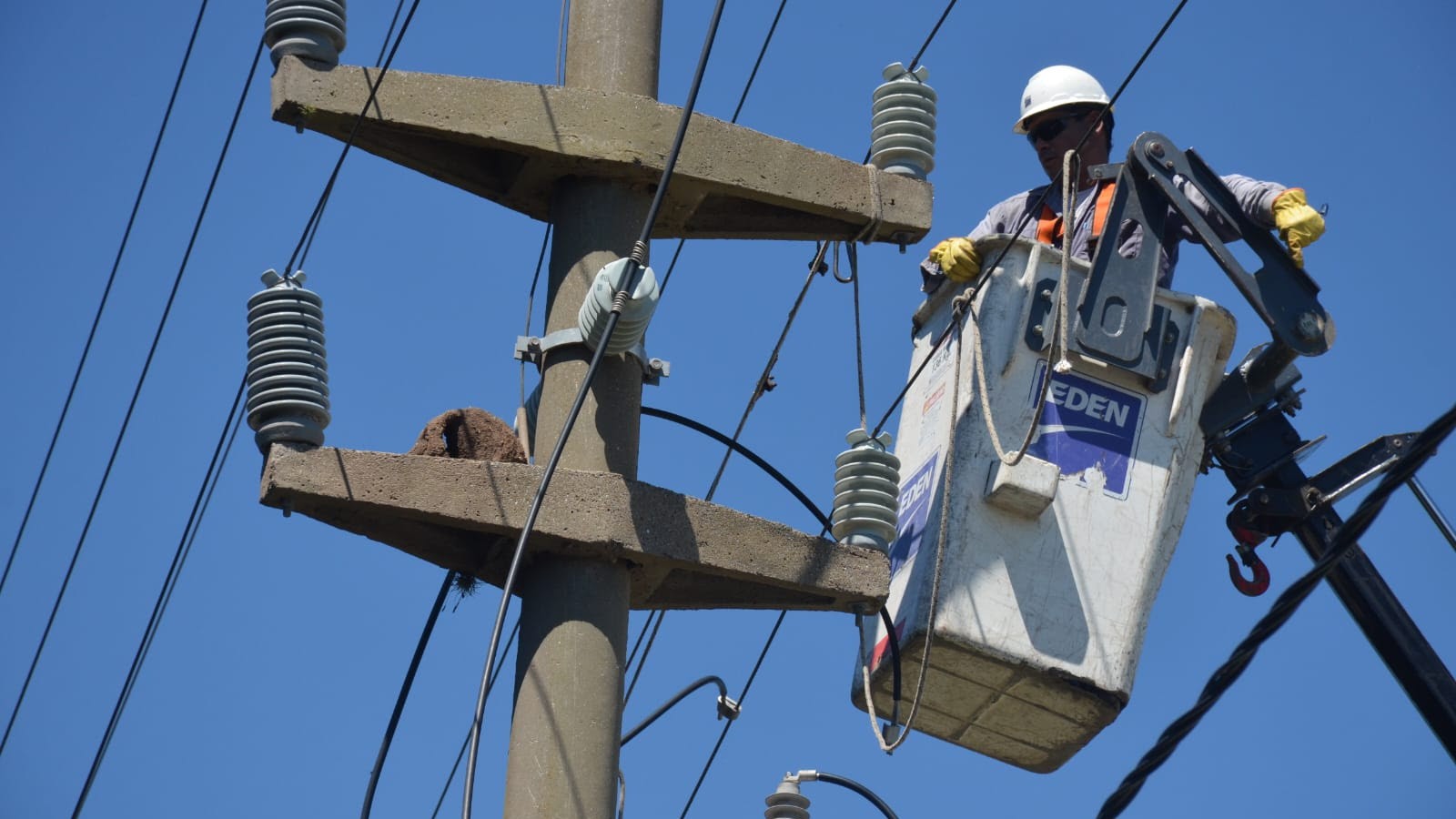 EDEN ya restableció el servicio eléctrico del 84% de los usuarios de San Nicolás