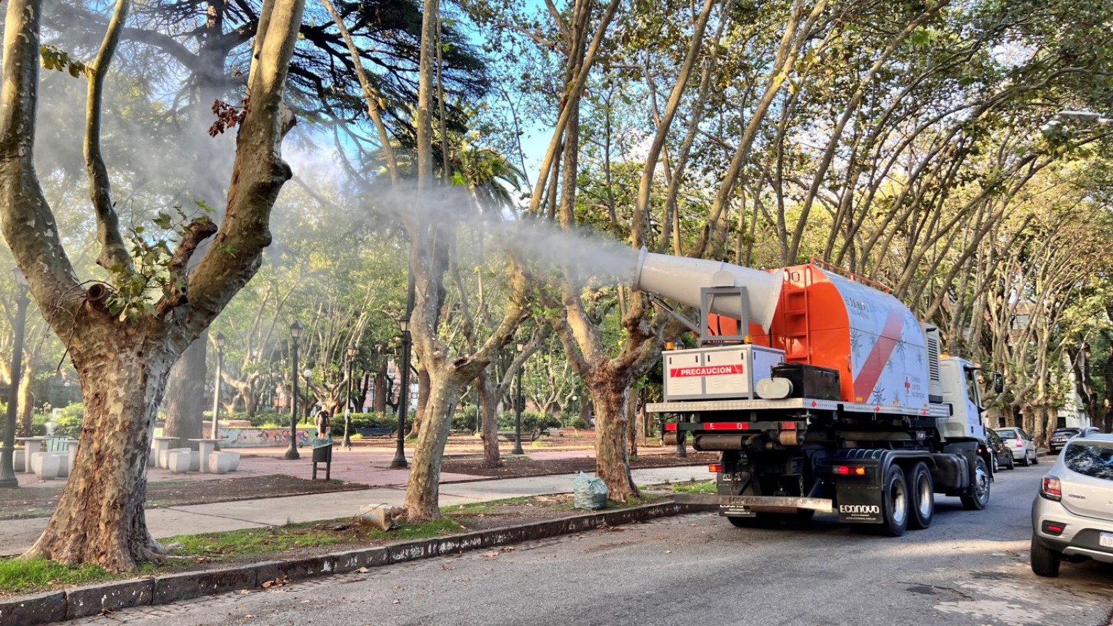 Vicente López refuerza las tareas de fumigación en todas las plazas del partido