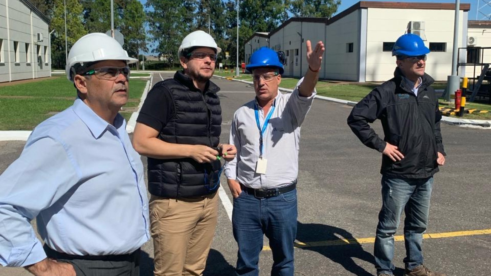 Matzkin visitó dos empresas de Zárate como parte de su iniciativa destinada a impulsar el desarrollo productivo local