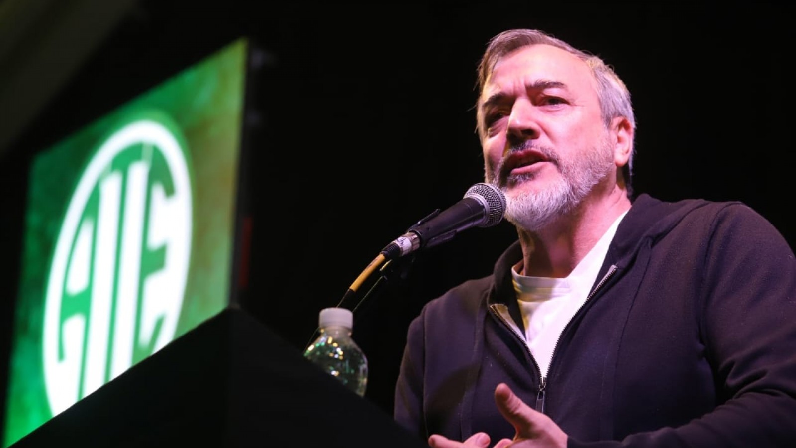 Aguiar ratificó sus amenazas contra el gobierno de Milei: "No le gusta probar su propia medicina"