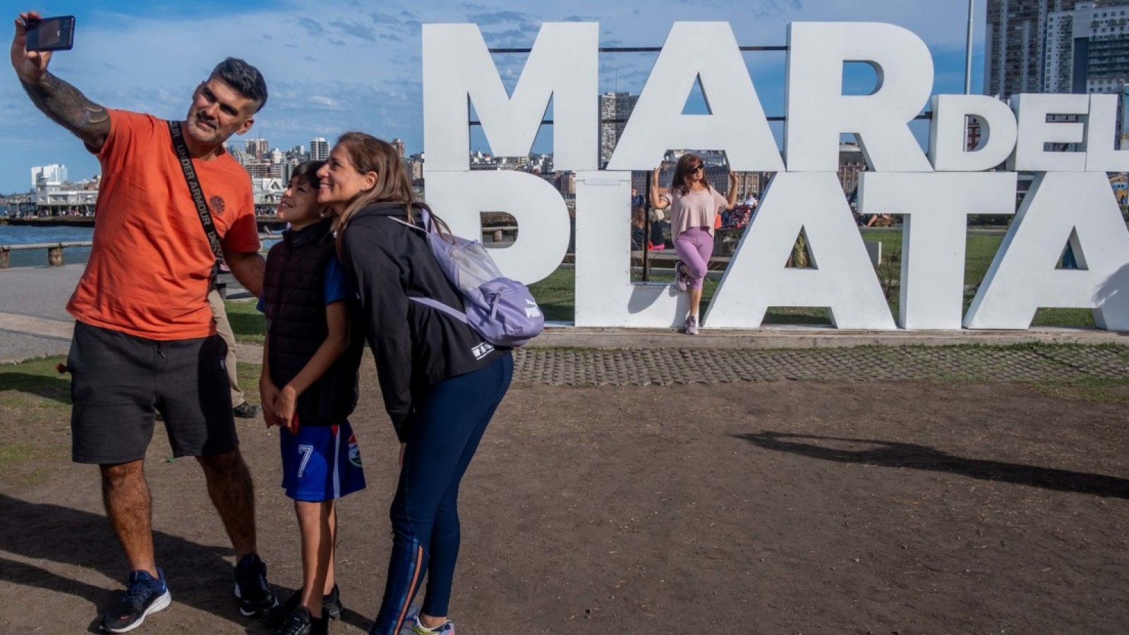 Fin de semana XXL: Viajaron 3,2 millones de turistas por el país y gastaron $631.667