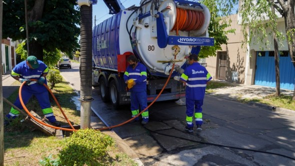 Continúa la limpieza de sumideros en Vicente López