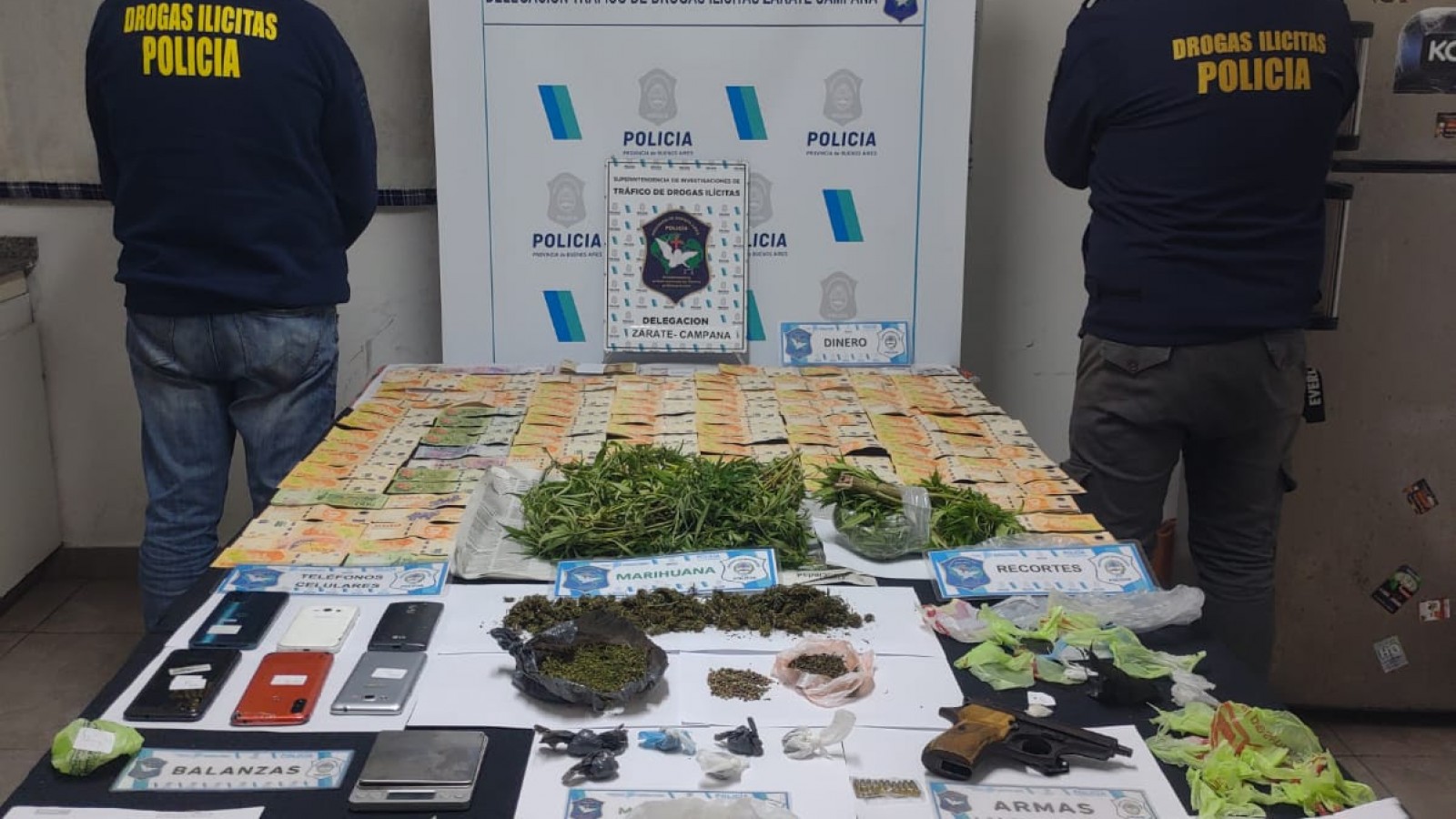 Tras un megaoperativo, desbaratan una organización narcocriminal y detienen a sus 11 integrantes