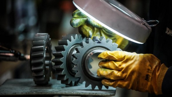 La construcción y la industria registraron caídas en octubre, según el INDEC, aunque mantienen subas en el acumulado anual