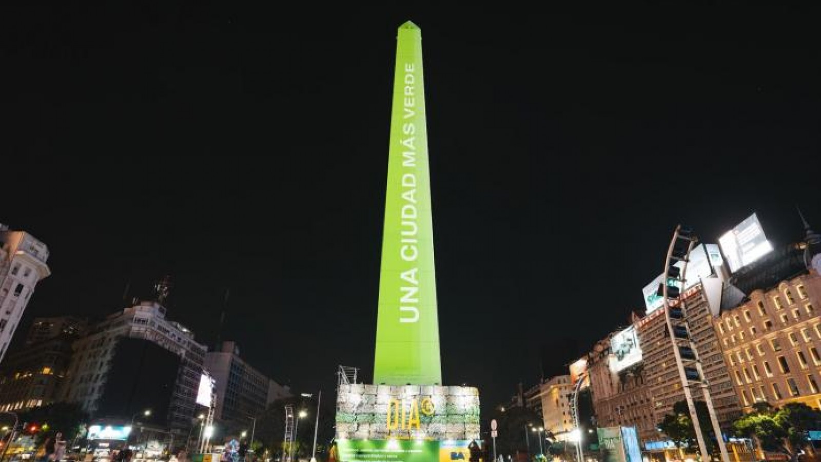 La Ciudad realizó una instalación en el Obelisco, en el Día Mundial del Reciclaje