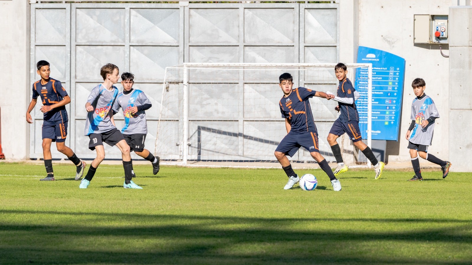 Doble jornada de fútbol en el Estadio San Nicolás