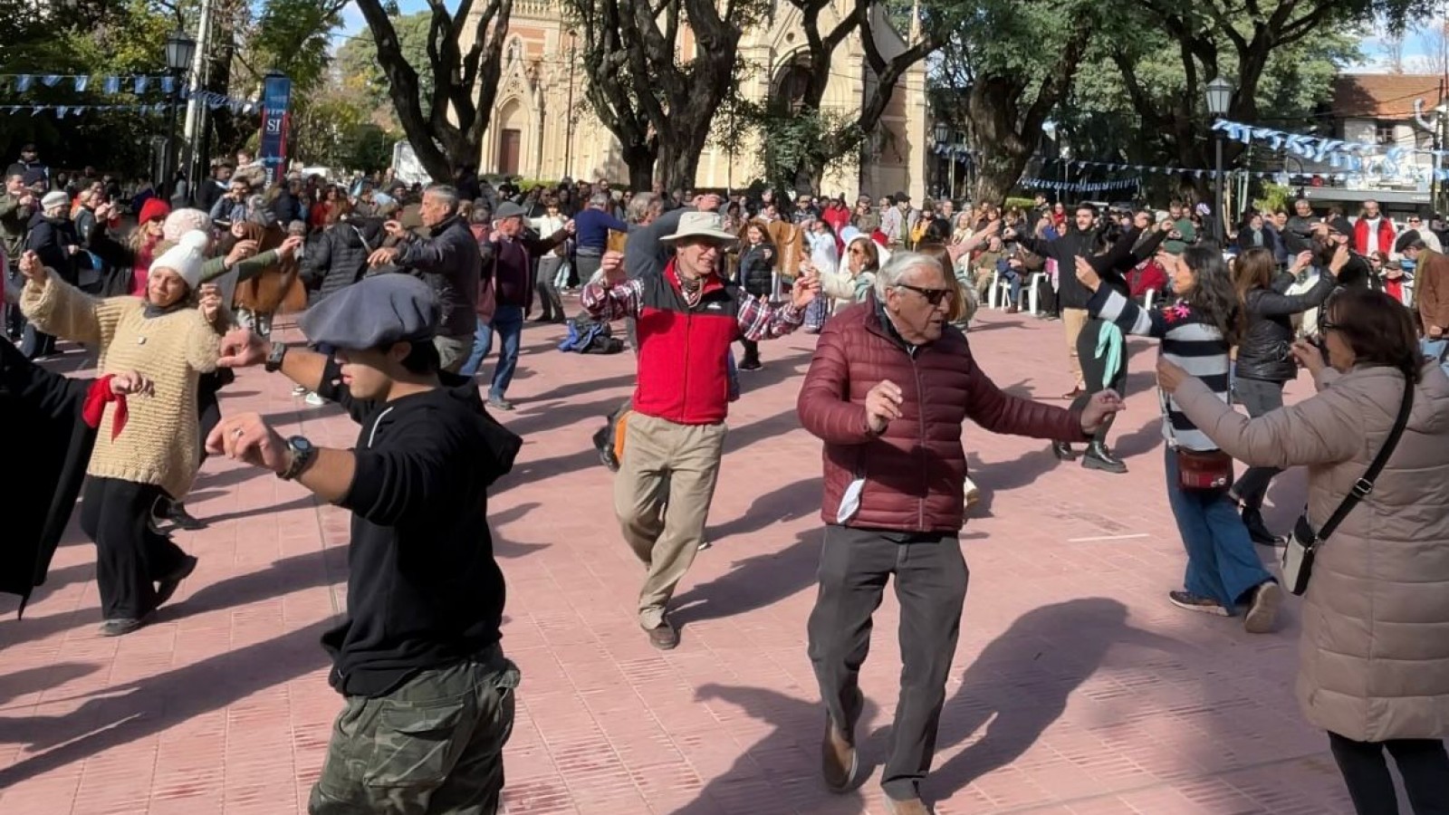 Con una fiesta para toda la familia, San Isidro celebró el Día de la Patria