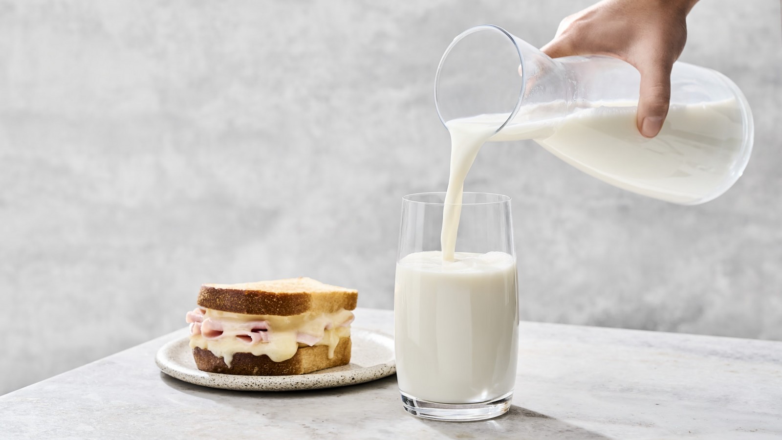 Día Mundial de la Leche: 7 de cada 10 argentinos reconocen la importancia de su consumo en todas las etapas de la vida