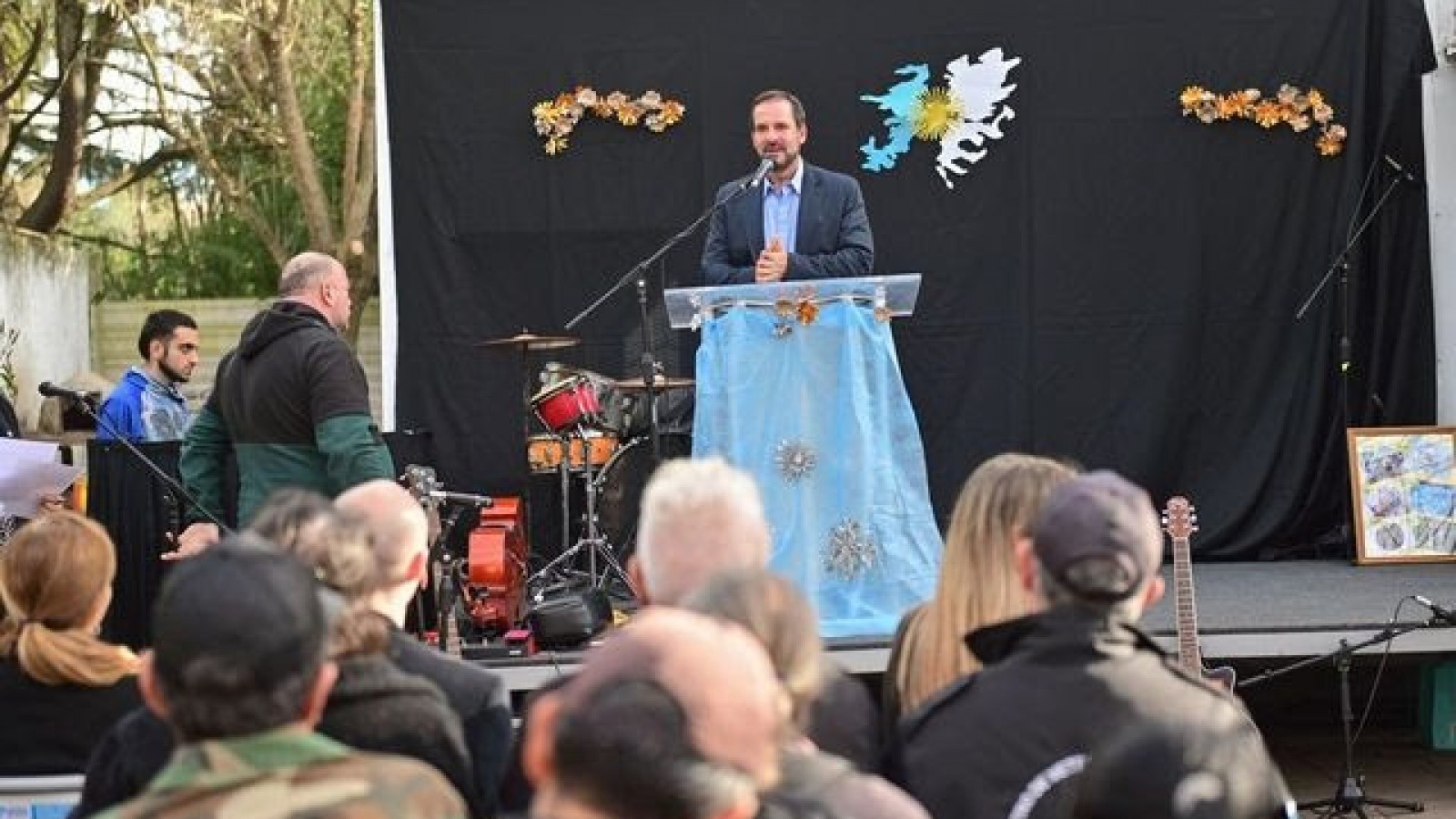 Alumnos y vecinos eligieron el nombre "Héroes de Malvinas" para una escuela de Matheu
