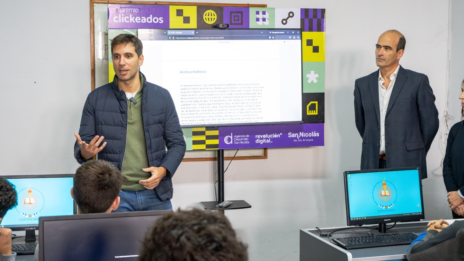 Santiago Passaglia visitó a los alumnos ganadores de la competencia "Clickeados"