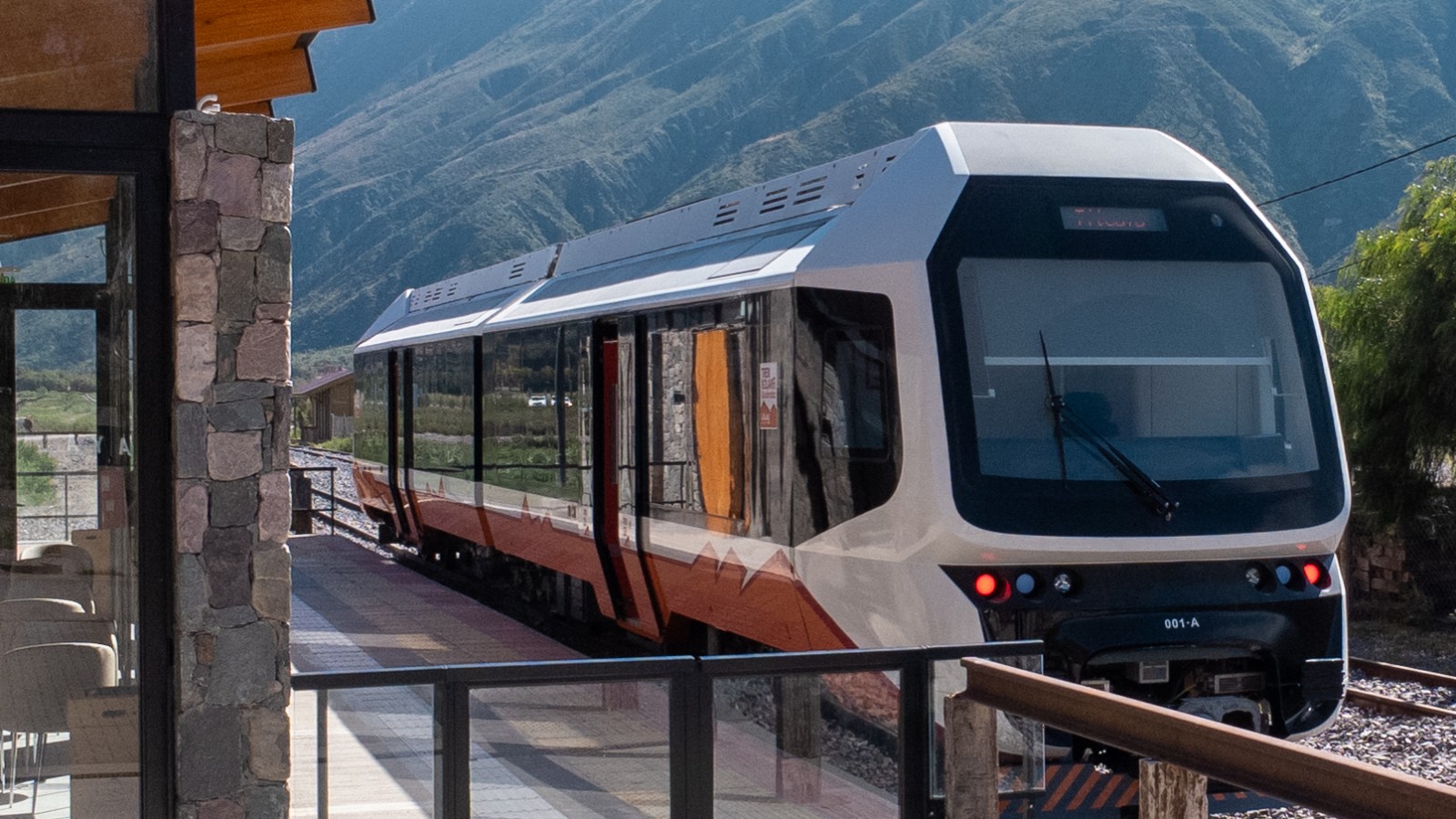 Comenzó a funcionar el Tren Solar de la Quebrada de Humahuaca: cuánto cuestan los pasajes