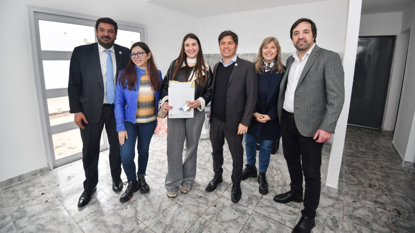 Kicillof entregó viviendas e inauguró un centro de salud en el barrio Santa Teresita de Ayacucho