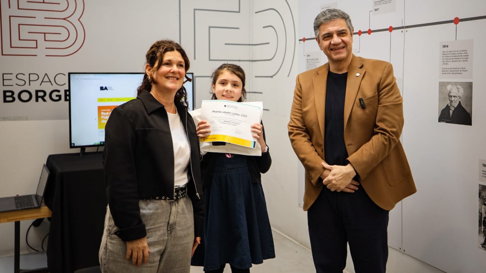 En el Día del Lector Jorge Macri anunció que la Ciudad tendrá su primera Biblioteca Digital