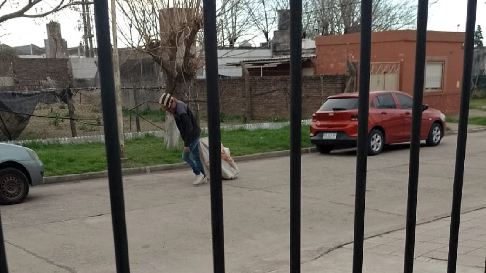 A través de Ojos en Alerta lograron detener a un sujeto que robó pertenencias en una casa abandonada