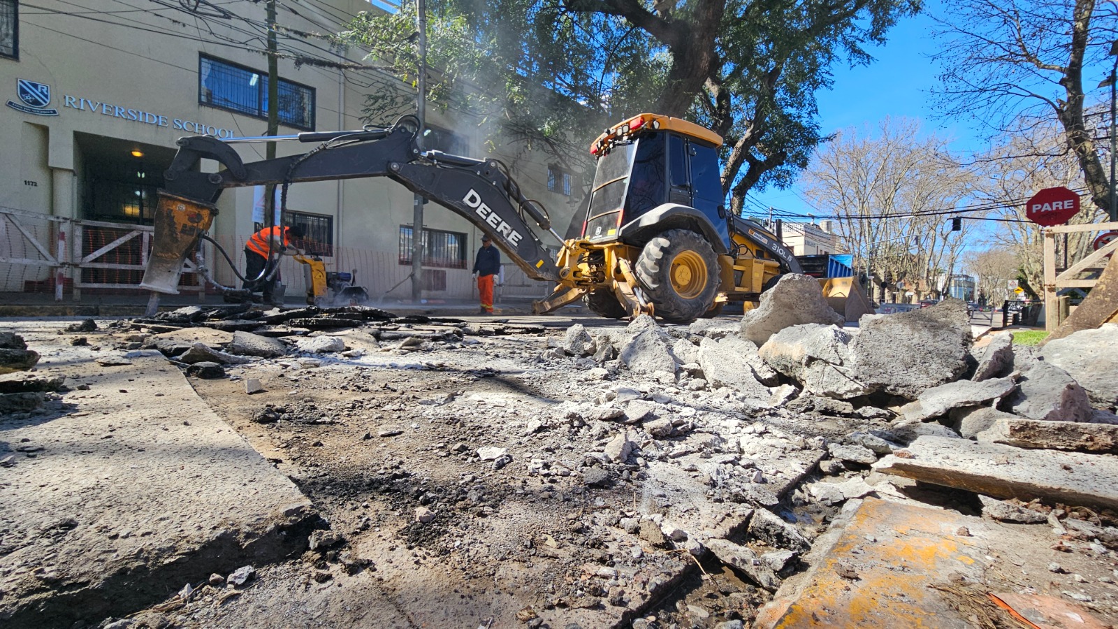 Avanza en San Isidro un plan de reparación de calles con 100 intervenciones en todo el distrito