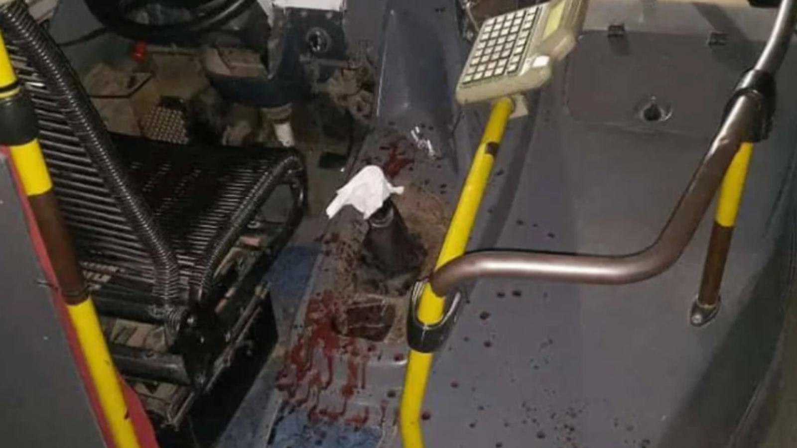 Horror en José C. Paz: le cortaron los dedos a un colectivero con un machete para robarle