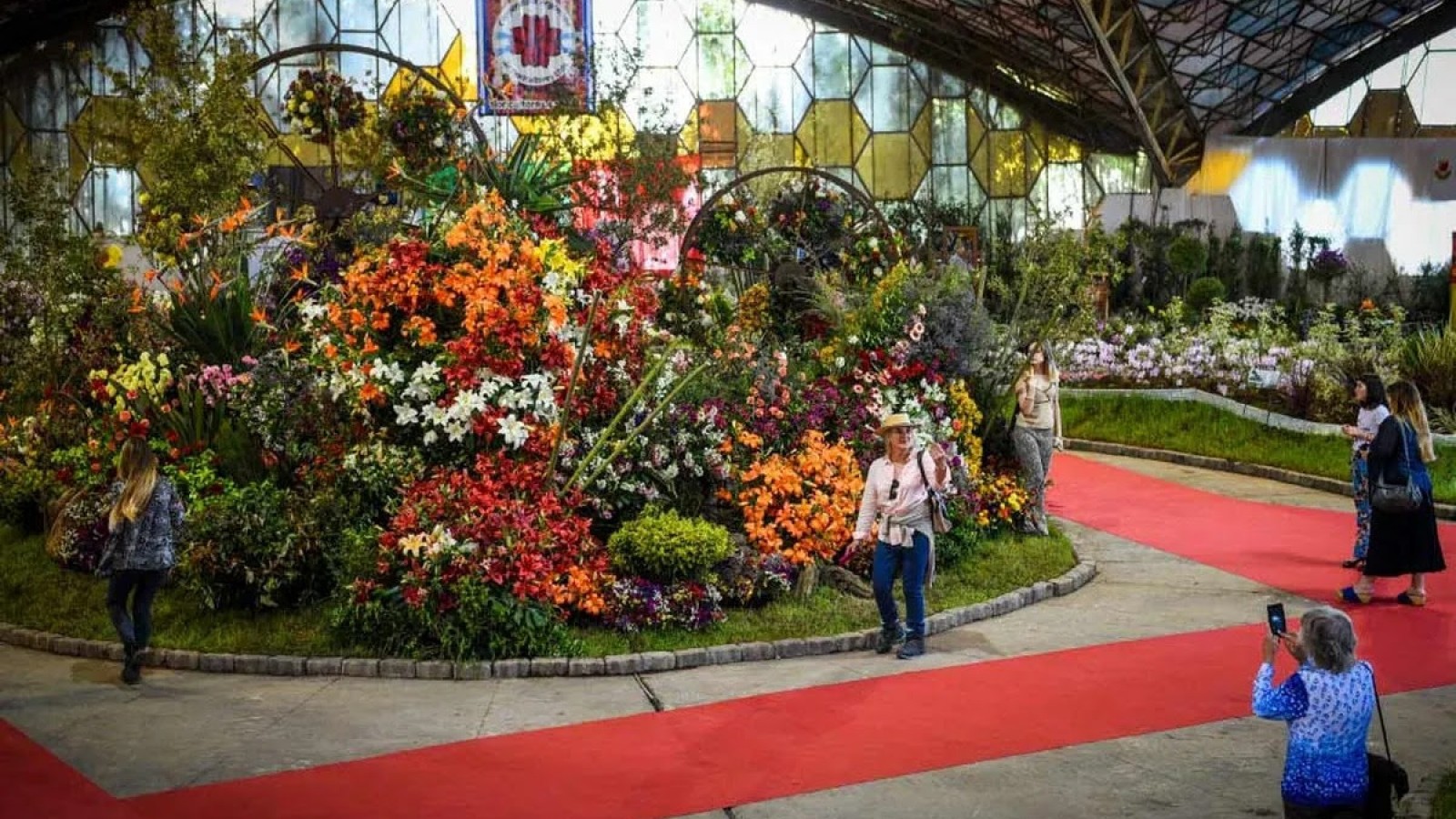 Finde en Escobar: la Fiesta Nacional de la Flor y los shows de Luck Ra y Turf son los eventos destacados
