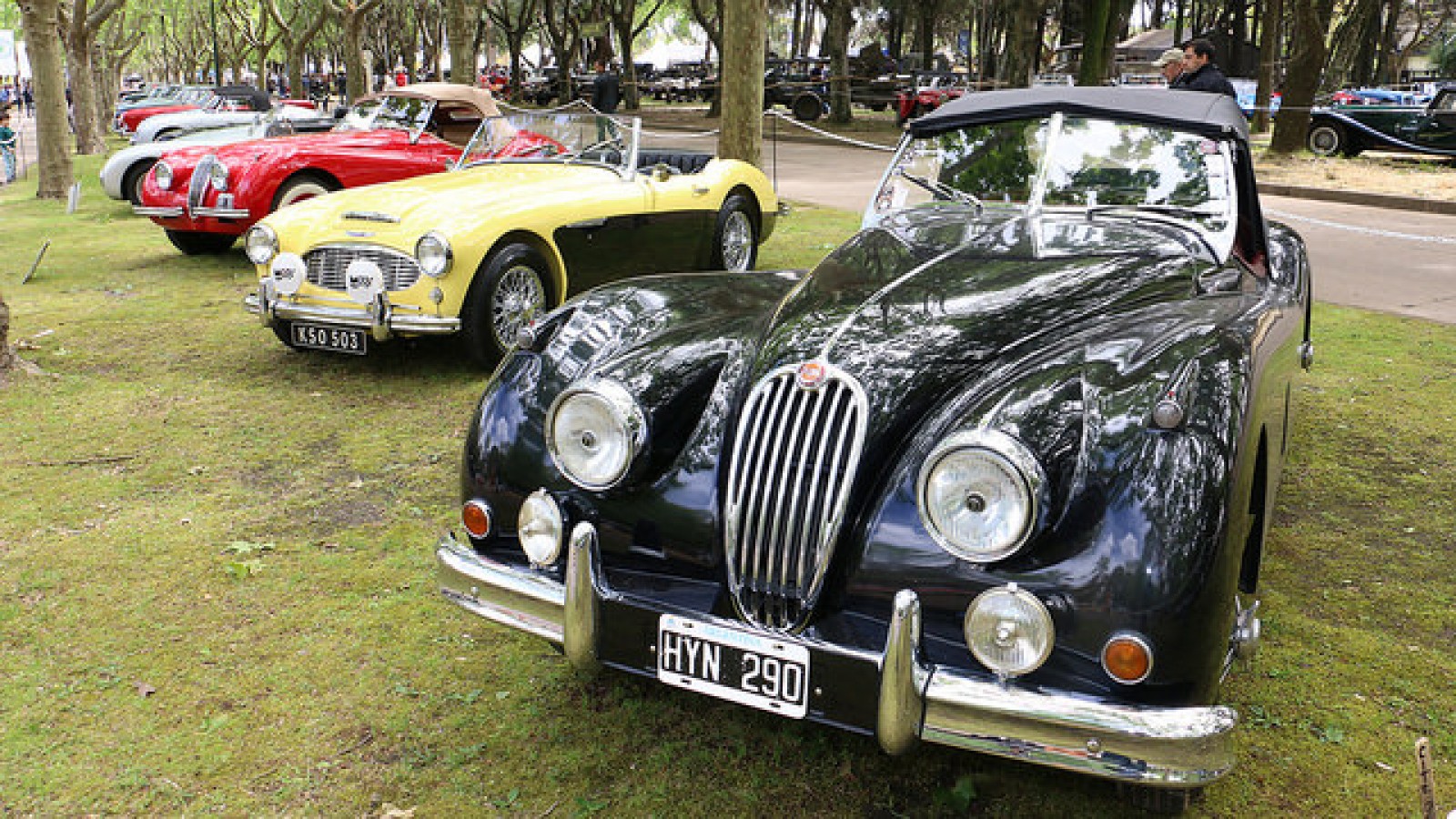 Organizan un adelanto del festival "Autoclásica" en el Paseo de las Bicicletas de San Isidro