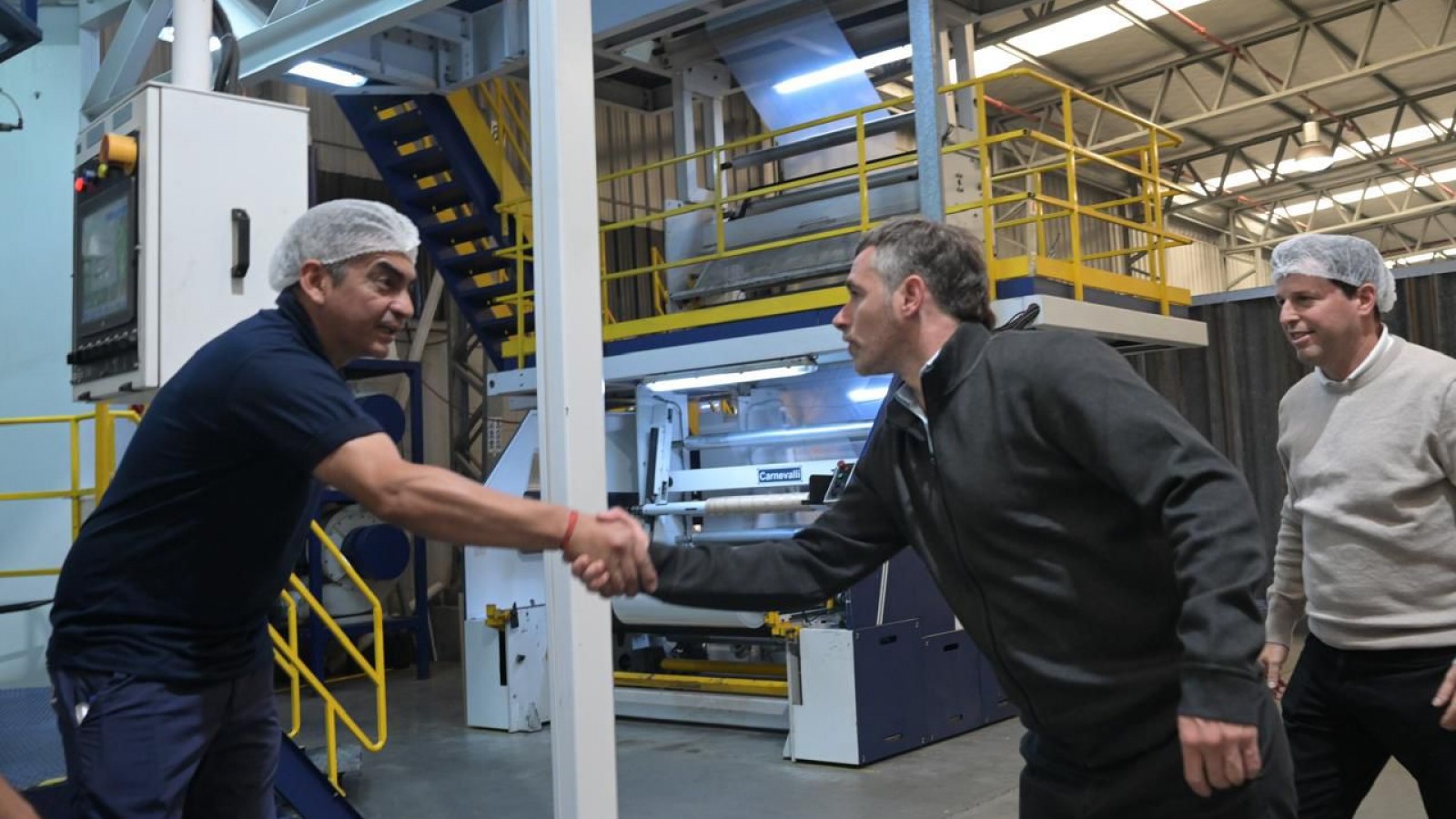 Federico Achával recorrió una nueva fábrica en el Parque Industrial de Pilar