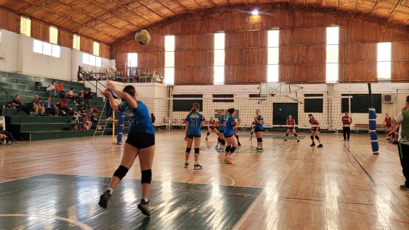 La Escuela Municipal de Vóley de Baradero hace historia