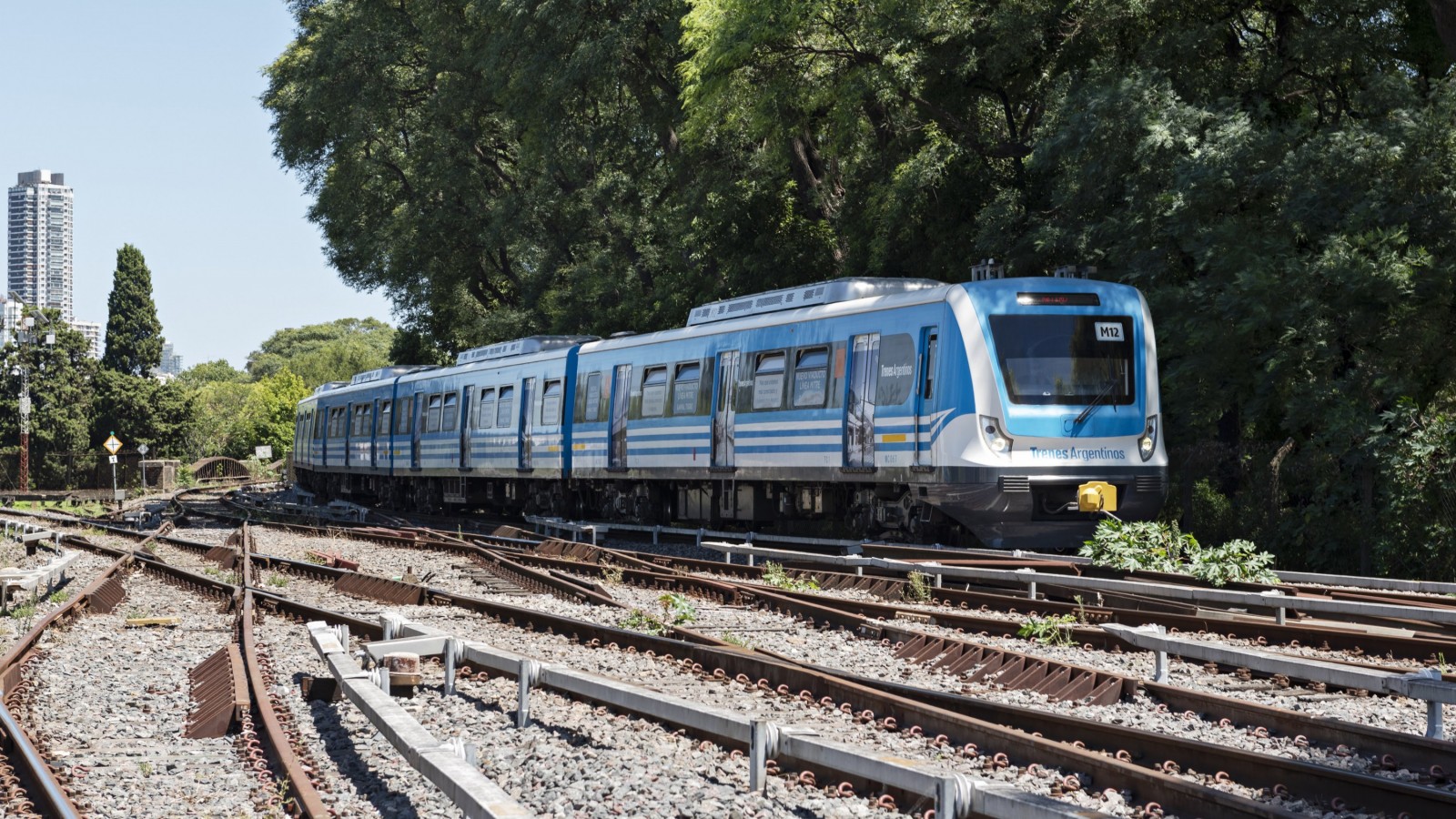 Nueva medida de fuerza en los trenes: por segundo día circulan a 30 km/h y se registran fuertes demoras