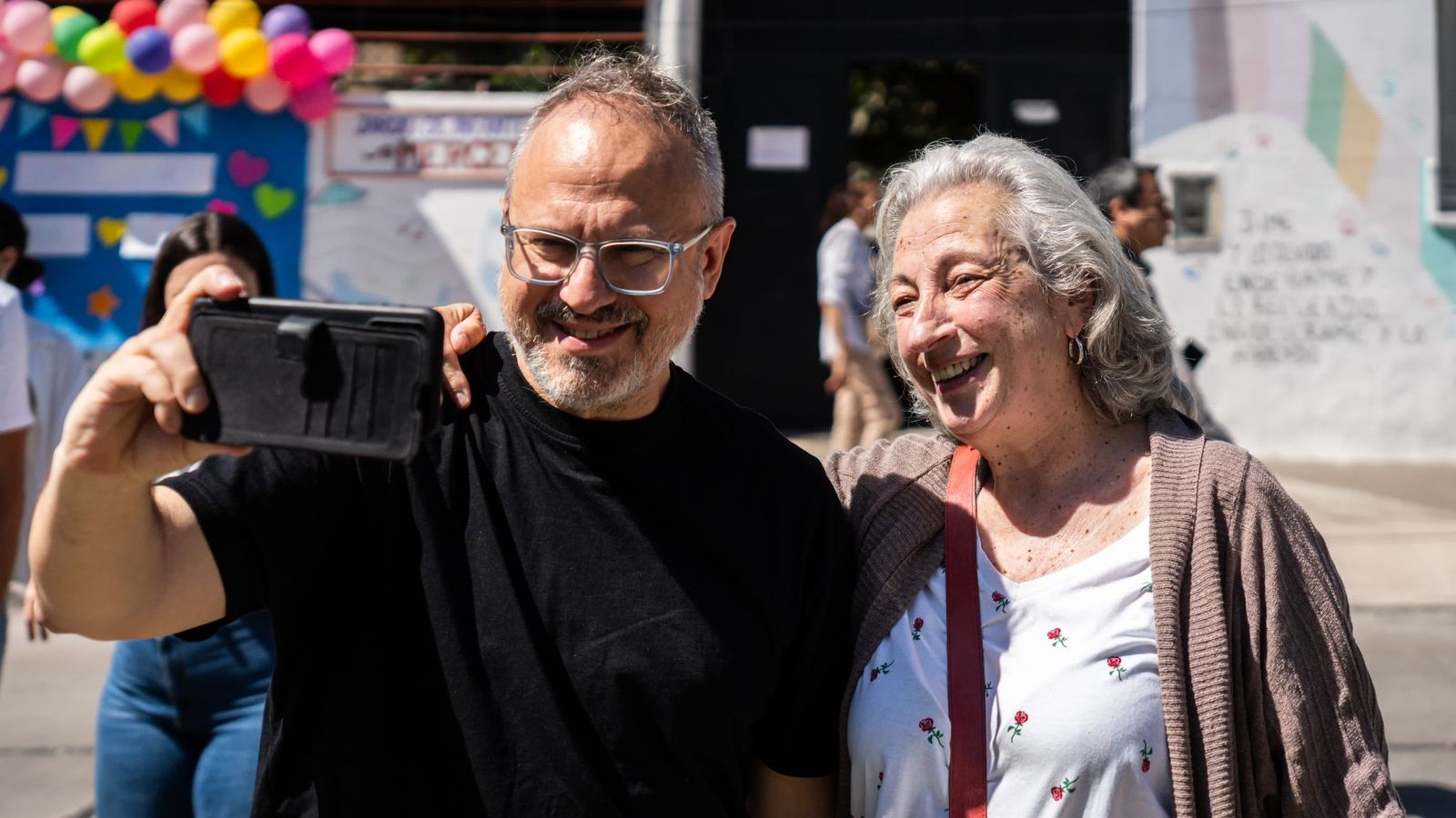 Valenzuela repite podio entre los intendentes mejor valorados del Conurbano