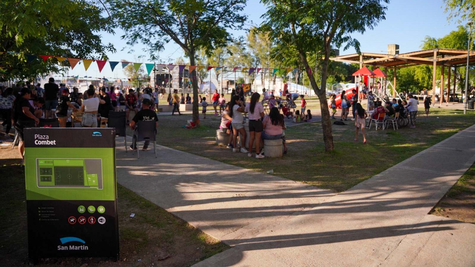 Fernando Moreira inauguró la nueva Plaza Combet de Carcova