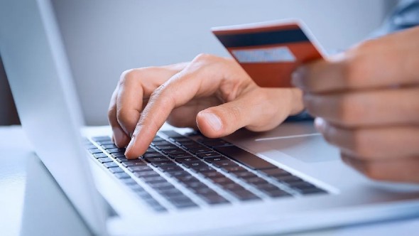 El comercio electrónico creció más de 60% en 2025 y se consolida como el sector que resiste la caída del consumo