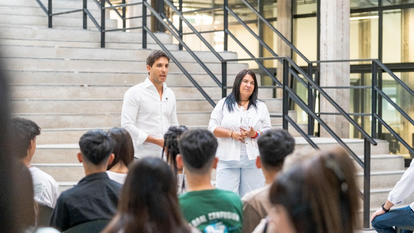 Santiago Passaglia entregó los certificados de las primeras prácticas laborales para jóvenes