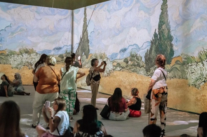 Por el éxito de visitantes, la Experiencia Inmersiva Van Gogh se extiende hasta el 2 de febrero en el Predio Floral