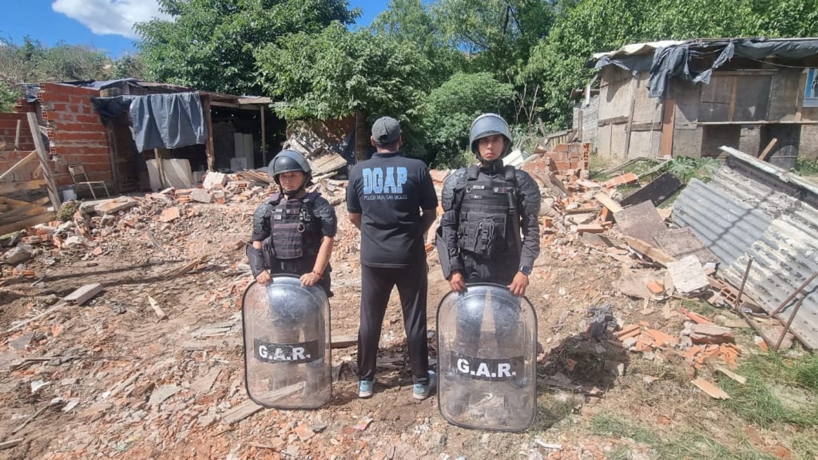 San Miguel: allanamiento y derribo de bunker de droga