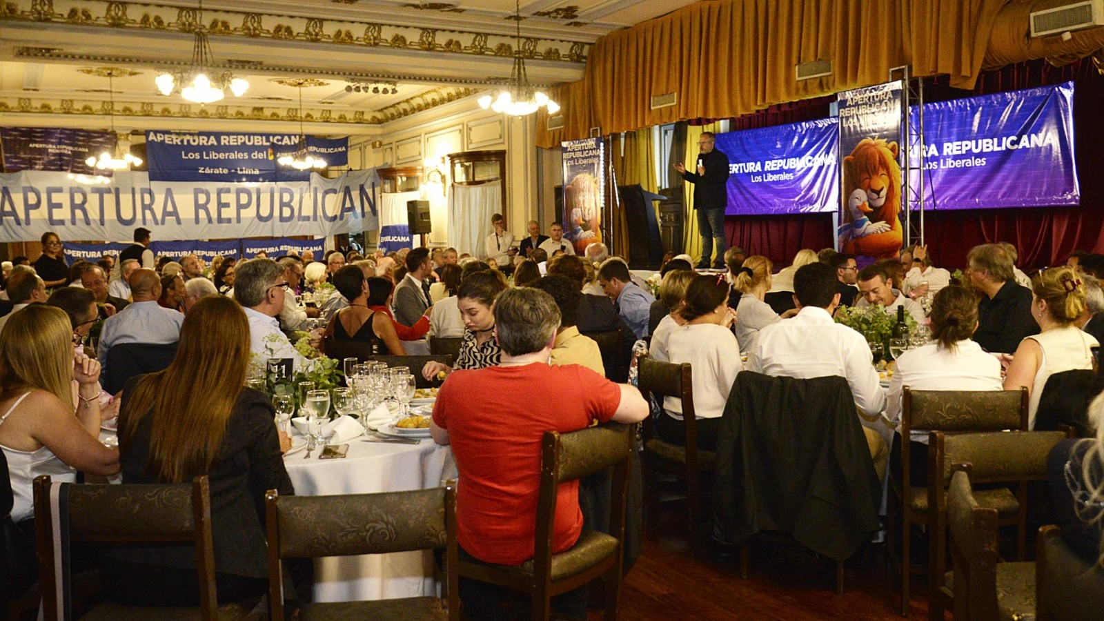 Valenzuela: "Hay sectores políticos que siguen aferrados al status quo con ideas y tácticas políticas que atrasan"