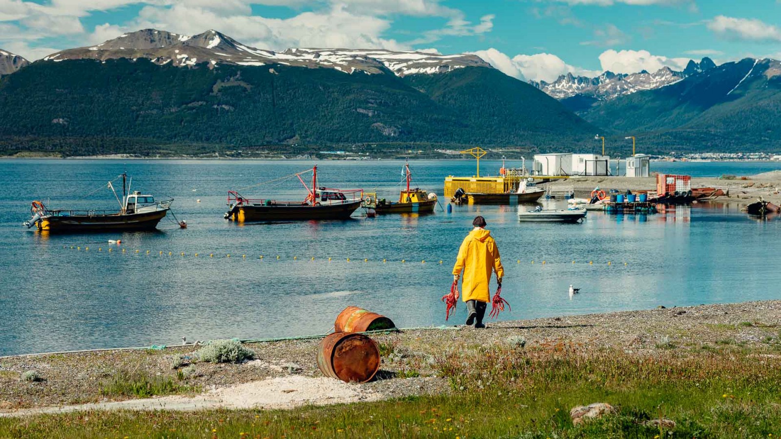 El secreto del Canal de Beagle: una aldea fundada por pescadores con la mejor centolla de Argentina