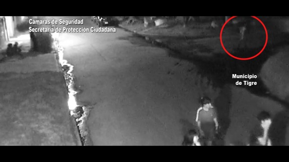 Gracias a las cámaras de seguridad, la Policía y el COT detuvieron a un sujeto que caminaba por las calles de El Talar con un arma blanca