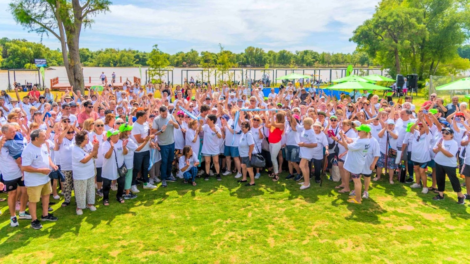 Juan Andreotti inauguró más espacio verde frente al río en el Polideportivo N°3, para adultos mayores