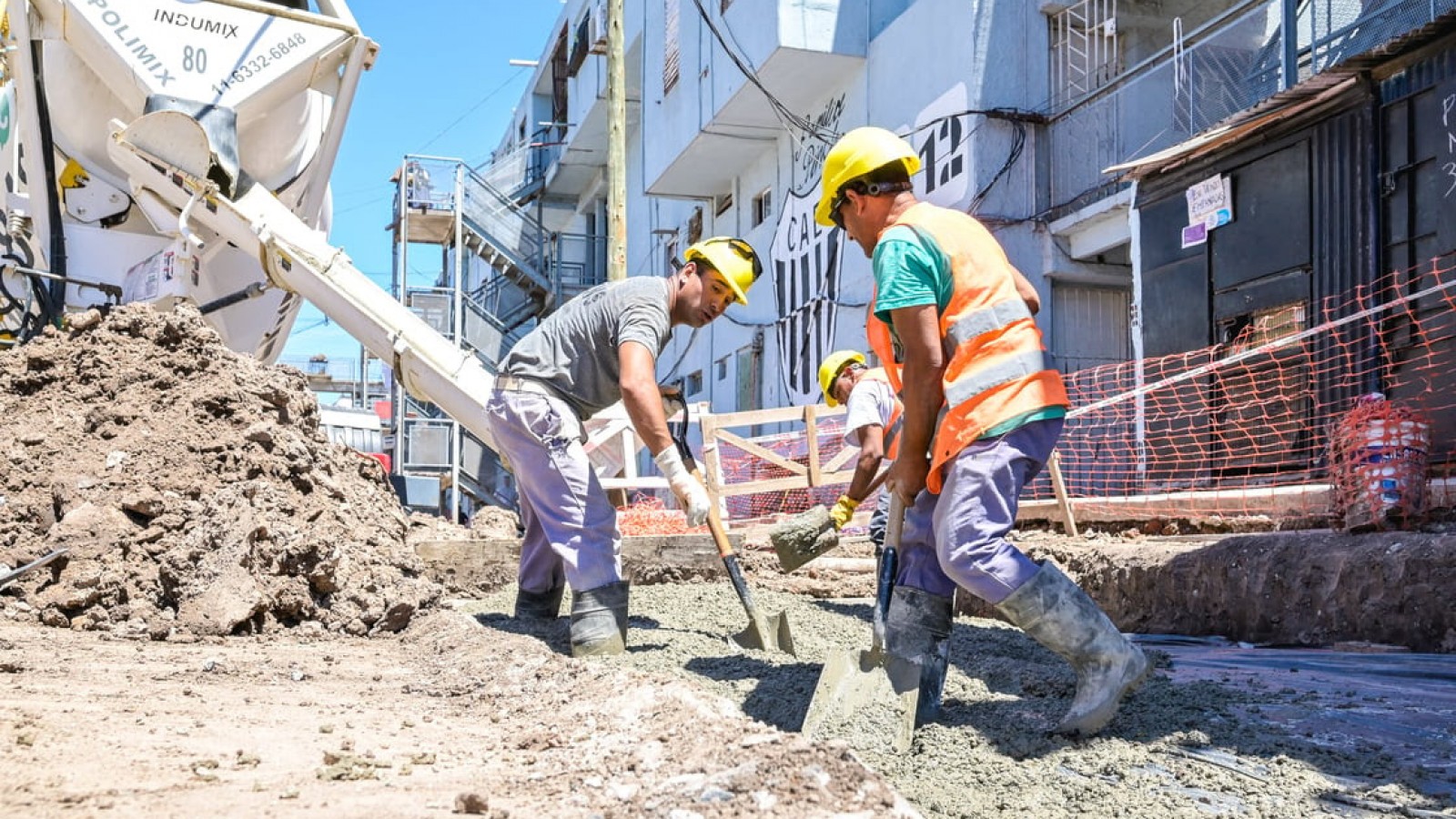 Continúan el mejoramiento de monoblocks en el barrio Presidente Sarmiento de Morón