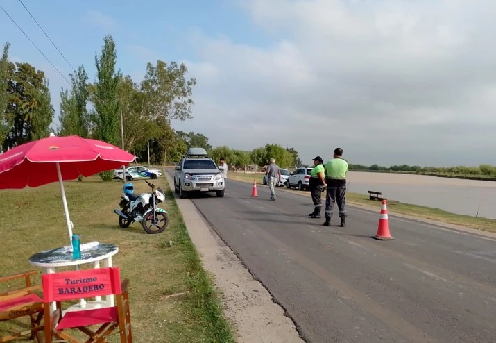Operativo de concientización a turistas en la zona costanera de Baradero