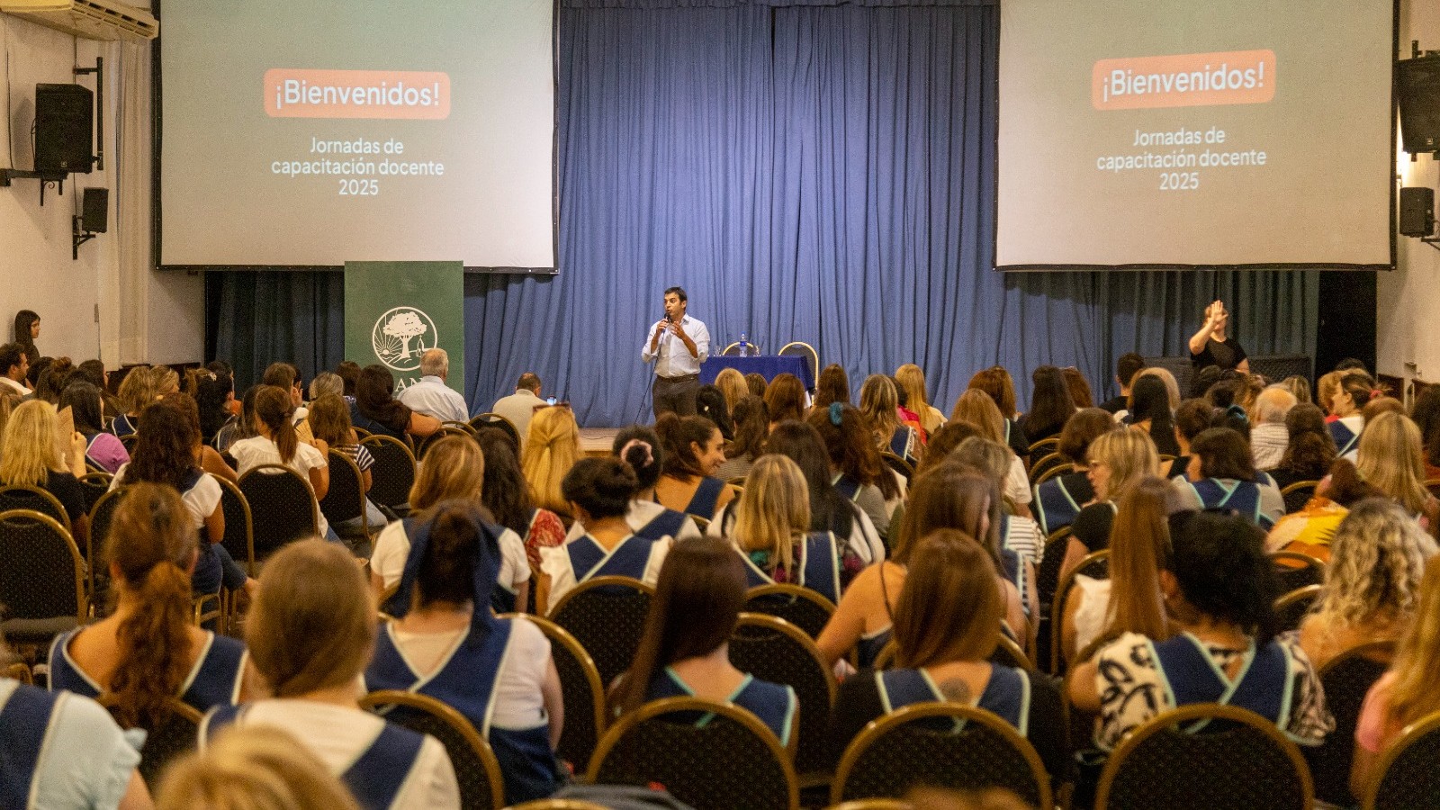 Con más de 450 docentes inscriptos, inició el ciclo "San Isidro crece con educación"