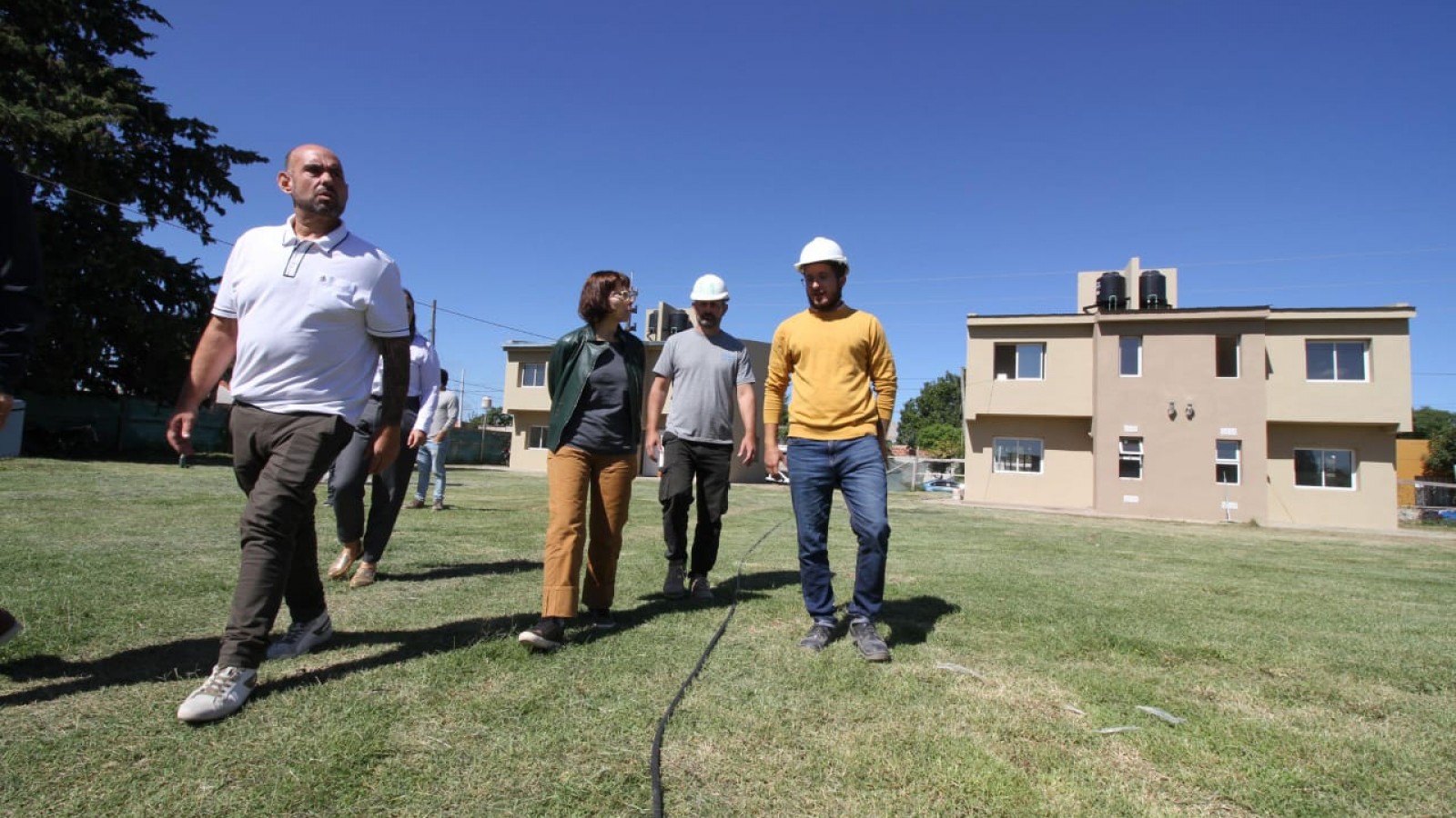 Batakis supervisó la construcción de viviendas en Baradero