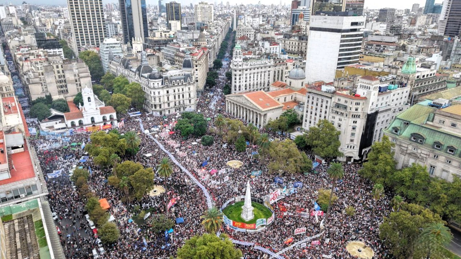 Marcha por el Día de la Memoria: con críticas al Gobierno, finalizó el acto central en Plaza de Mayo